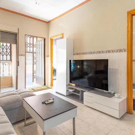 Апартаменты 3 Bedroom Cozy In