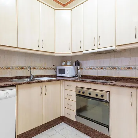 3 Bedroom Cozy In *