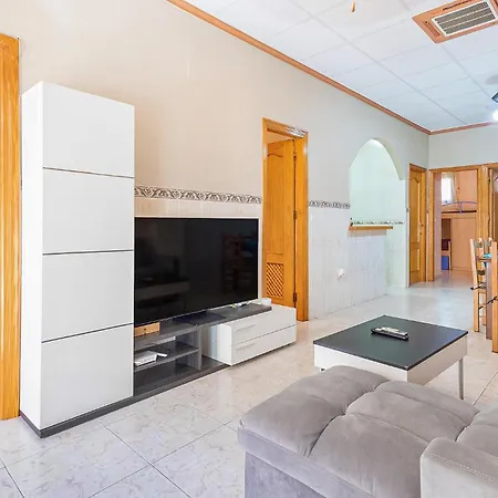 3 Bedroom Cozy In Апартаменты *