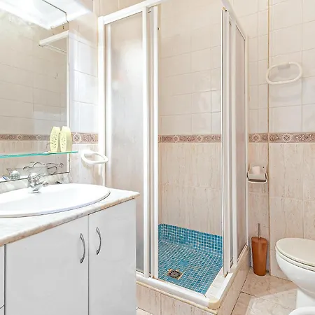 3 Bedroom Cozy In 아파트 또레비에하